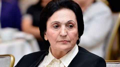 Ölkədən qaçdığı deyilən sabiq rektor: “Aydan arı, sudan duruyam”