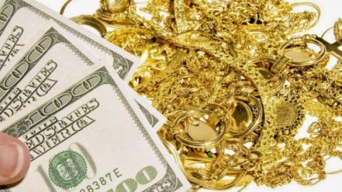 Evdən 24 min dollar, 3000 manat və qızıl oğurlandı