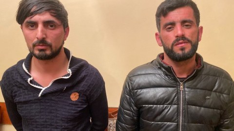 Xarici ölkə vətəndaşına narkokuryerlik edən 2 nəfər saxlanıldı