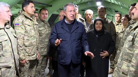 Hulusi Akar Azərbaycanın hərbi həkimlərinə təşəkkür etdi