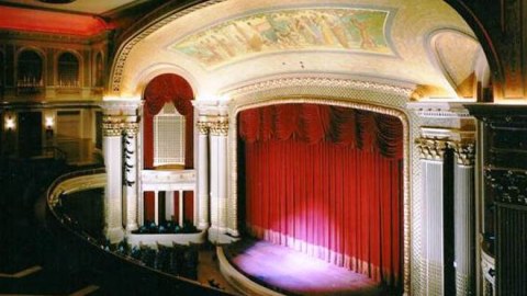 Teatrlarda mart ayında nə nümayiş olunacaq?