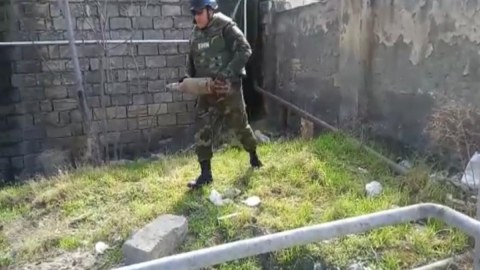 Binəqədidə tank mərmisi aşkarlandı - VİDEO