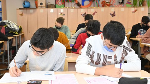 IX sinif şagirdlərinin yerdəyişməsi dayandırılır