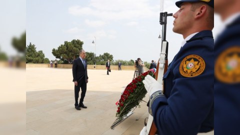 Lavrov Şəhidlər Xiyabanını ziyarət etdi - FOTOLAR