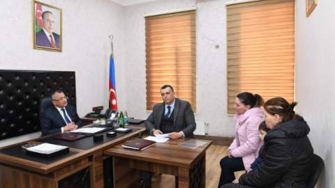 Rövşən Rzayev vətəndaşların müraciətlərini dinlədi - FOTO
