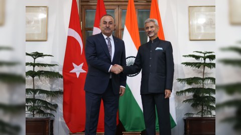 Çavuşoğlu hindistanlı həmkarı ilə görüşdü 