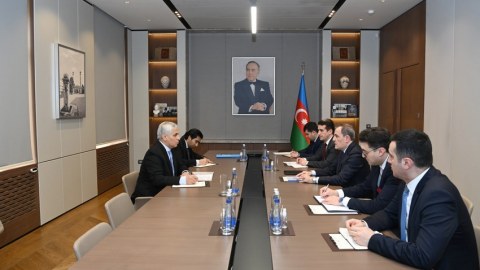 Nazir İƏT baş katibi ilə müzakirə apardı