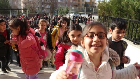 Zəlzələdən zərər çəkmiş 3 əyalətdə təhsil bərpa edildi