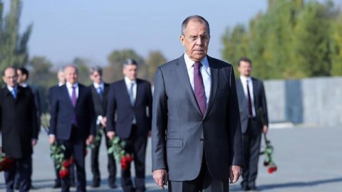 Abırsız diplomatiya: Lavrov getdi, suallar qaldı