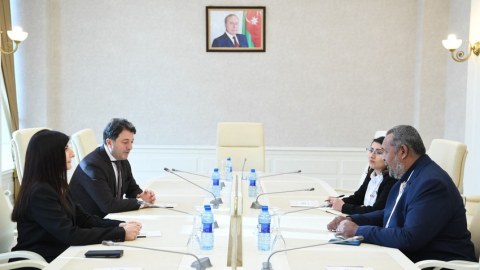 Deputatlar Yeni Kaledoniyanın daimi müvəkkili ilə görüşüb