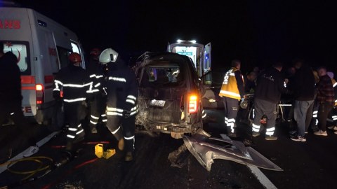 2 nəfər yol qəzasında öldü, 7 yaralı var