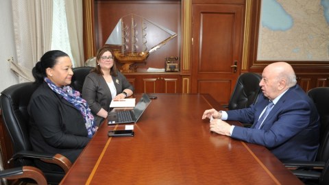 Rektor beynəlxalq agentliyin əməkdaşı ilə görüşüb - FOTOLAR