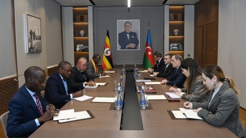 Ceyhun Bayramov uqandalı həmkarı ilə danışıqlar apardı 