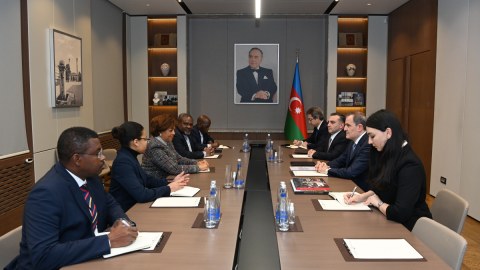 Azərbaycan və Anqola arasında əlaqələr müzakirə edildi 