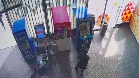 Silahlı insident olan market fəaliyyətini bərpa etdi