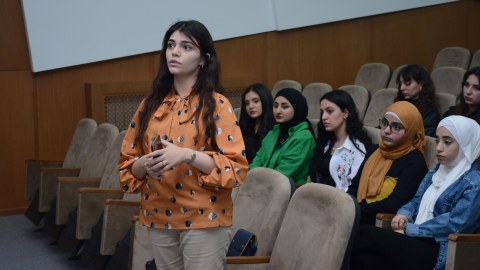 Rektor təcrübə keçən tələbələrlə görüşüb - FOTOLAR