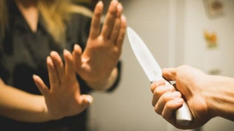Qayınata gəlinini yataq otağında öldürdü - “Ya boşan, ya da...”