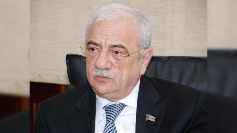 Səttar Möhbalıyev qadınları təbrik edib