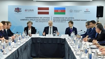 Latviya Prezidenti Bakıda iş adamları ilə görüşdü 
