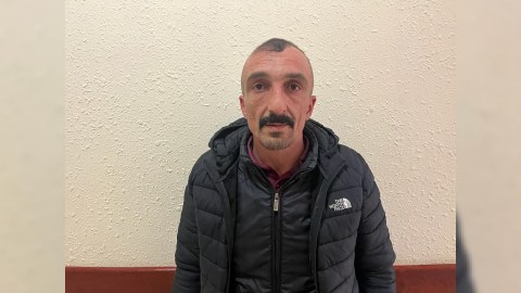 Narkotik çəkib sərnişin avtobusu SÜRDÜ