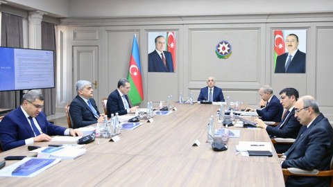 Əli Əsədov iclas keçirdi, tapşırıqlar verdi 