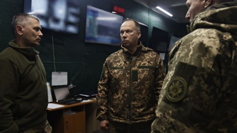 General şiddətli döyüşlərin getdiyi Baxmutda