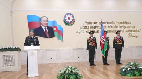 Prezidentin köməkçisi, nazir və generallar bir arada