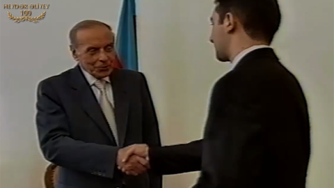 Heydər Əliyevin Prezident təqaüdü verdiyi tələbə indi generaldır - VİDEO