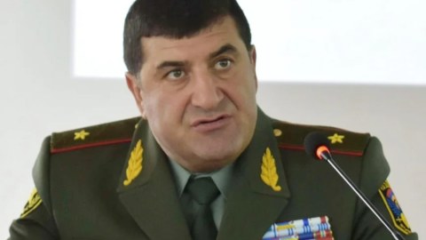 Paşinyan generalı işdən çıxardı 