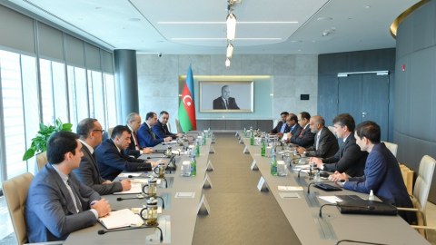 Nazir xarici avtomobil istehsalçıları ilə görüşdü 