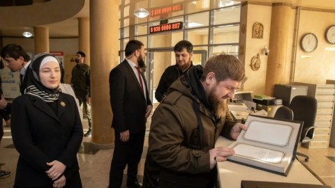 Kadırov digər qızına da vəzifə verdi 