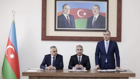 36 yaşlı nazir kollektivə təqdim olundu
