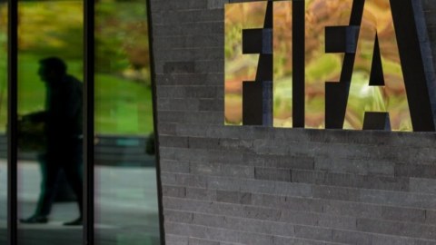 FIFA transferlərə məhdudiyyət qoymağı təklif edir