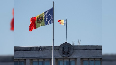 Moldovada parlament dövlət dilinin dəyişdirilməsinə HƏ dedi