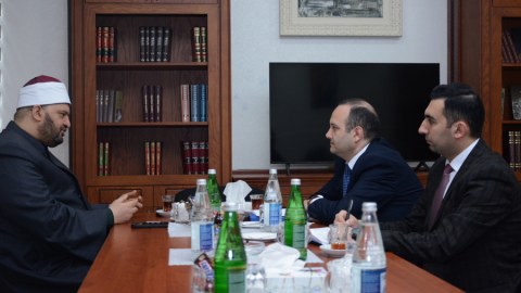 Misir Baş müftisinin müşaviri İlahiyyat İnstitutunda olub