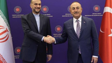 Çavuşoğlu iranlı həmkarı ilə danışıqlar apardı