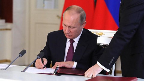 Putin Azərbaycanla bağlı sənədi TƏSDİQLƏDİ