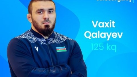 Güləşçimiz erməni rəqibinə qalib gəldi