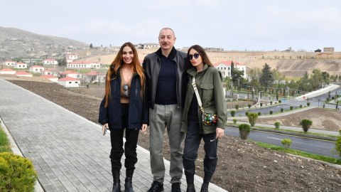 Prezident və ailəsinin Talış kəndinə səfərindən FOTOLAR