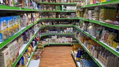 Satıcı işlədiyi marketdən 10 minlik ərzaq oğurladı