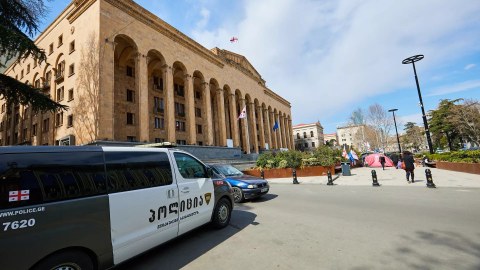 Parlamentdə dava - Deputatlar əlbəyaxa oldular