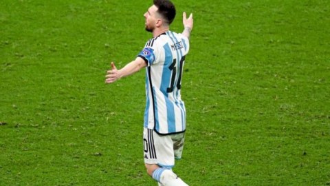 Messi karyerasında 800-cü qolunu vurub