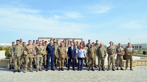 Britaniyalı mütəxəsislər hərbçilərimizə təlim keçiriblər - FOTOLAR
