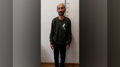 Evin zirzəmisində çətənə kolları yetişdirdi - VİDEO