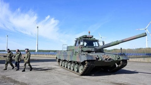 Ukraynaya Qərb tankları verildi 