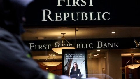Amerikalıların banklara inamı kəskin azalıb