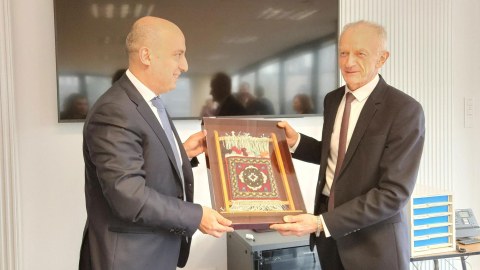 Emin Əmrullayev Fransaya gedib - FOTO