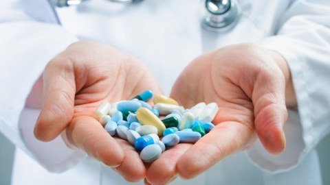 Hökumət dərmanla bağlı yeni sənəd HAZIRLAYIR