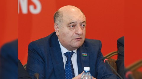 Güllələr haradan və kimə atılır?