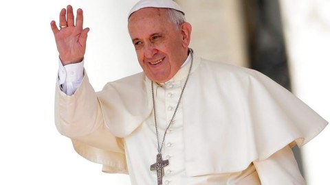 Roma papası xəstəxanaya yerləşdirildi
